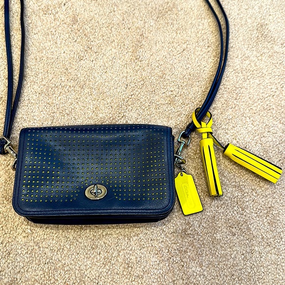 Coach crossbody bag in navy and yellow - Picture 4 of 6